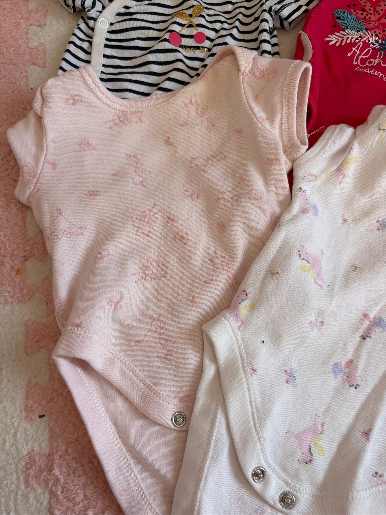 Lot of 4 baby girl bodysuits 3 months – Unicorn, sailor & Savannah – Very good condition – photo 3